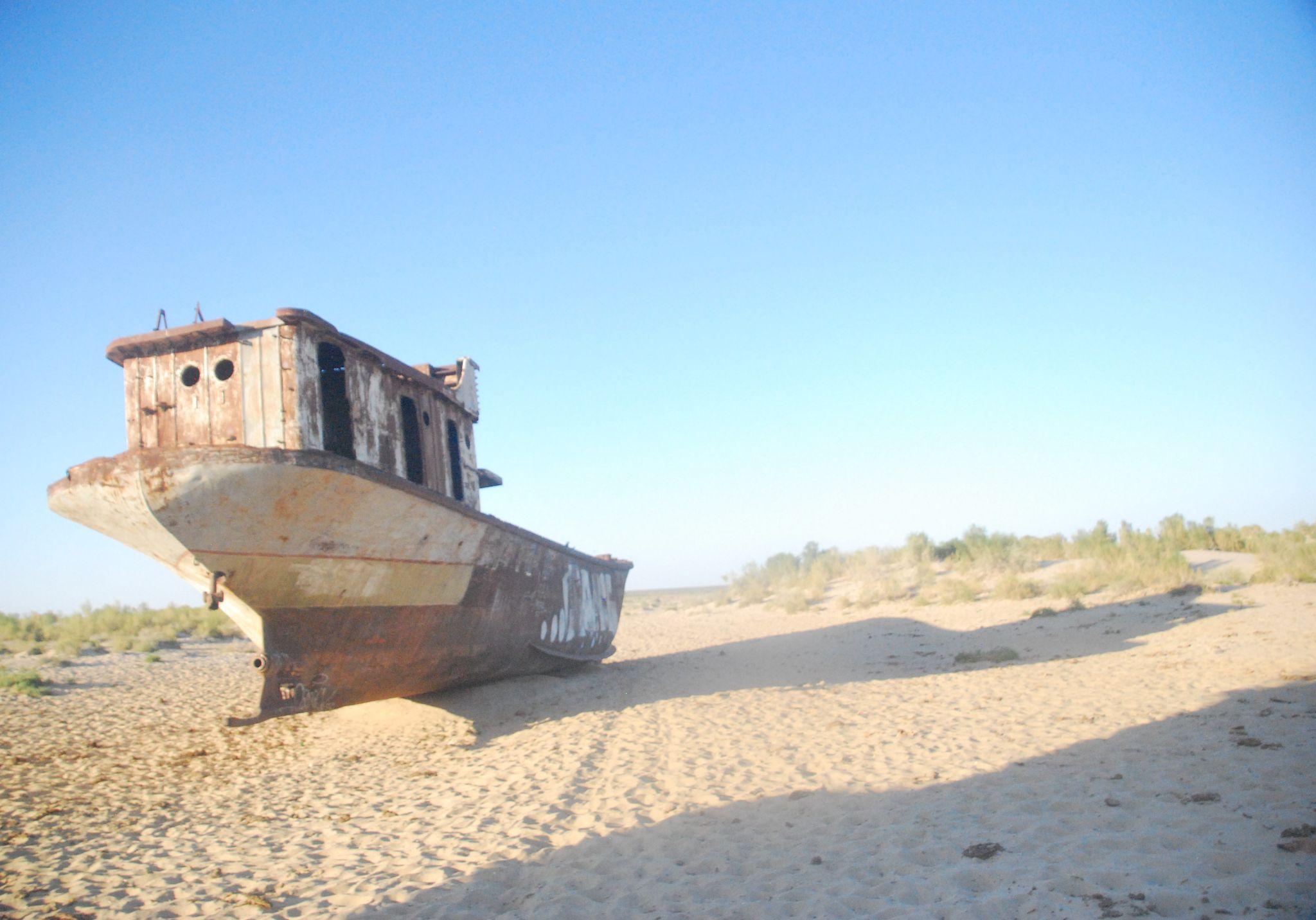 Ship in desert, Moynaq